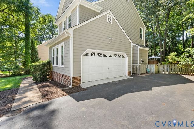12706 Clearwater Dr, Midlothian, VA 23114