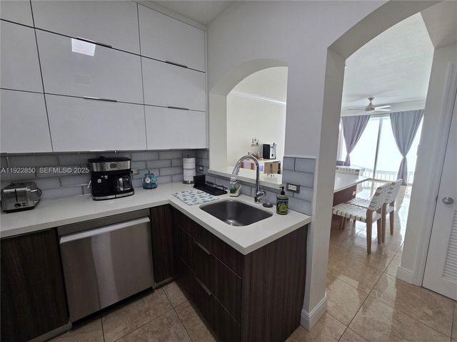 9172 Collins Ave 403, Surfside, FL 33154