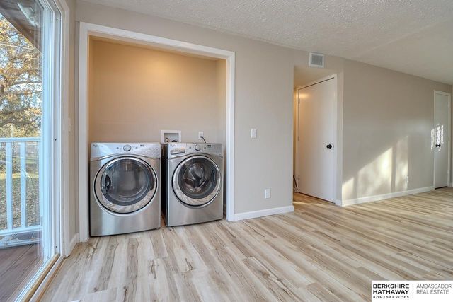 742 W B Street, Lincoln, NE 68522