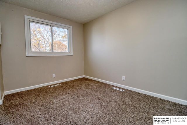 742 W B Street, Lincoln, NE 68522