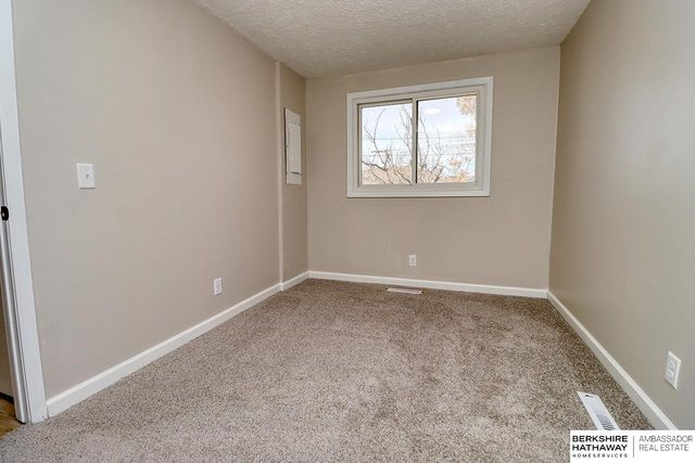 742 W B Street, Lincoln, NE 68522