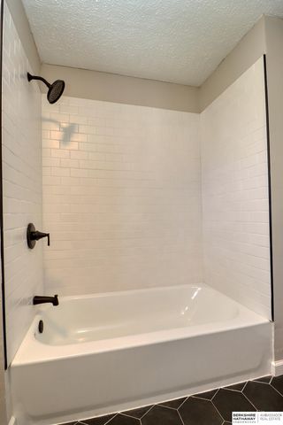 742 W B Street, Lincoln, NE 68522