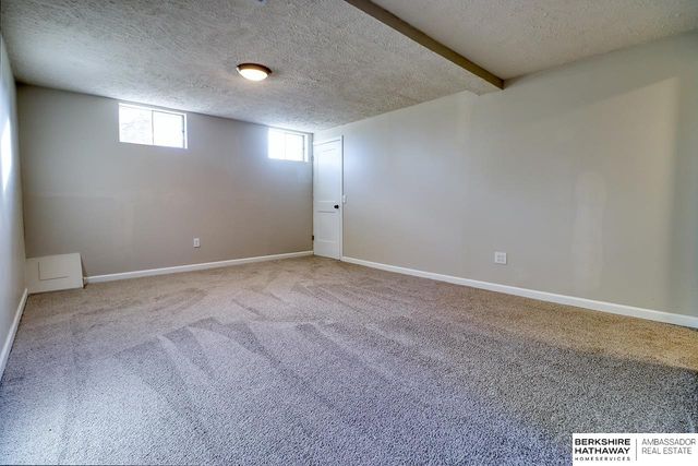 742 W B Street, Lincoln, NE 68522