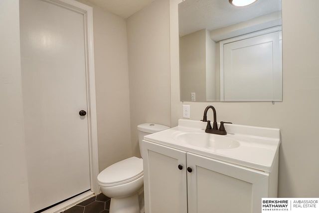 742 W B Street, Lincoln, NE 68522