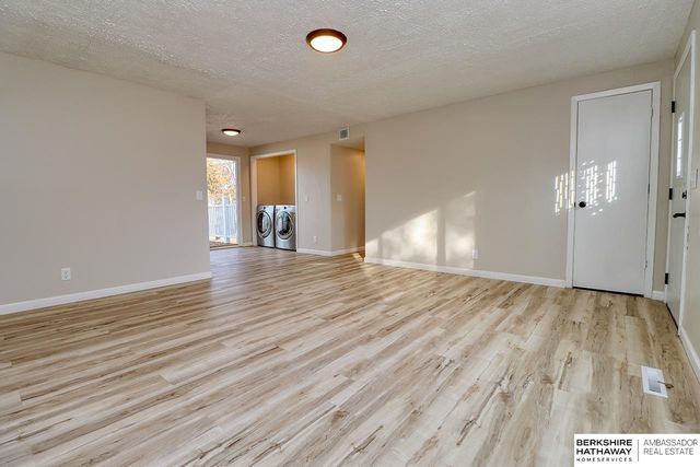 742 W B Street, Lincoln, NE 68522