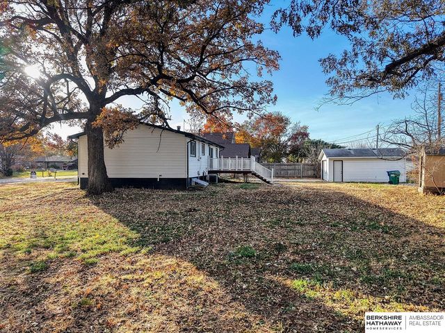 742 W B Street, Lincoln, NE 68522