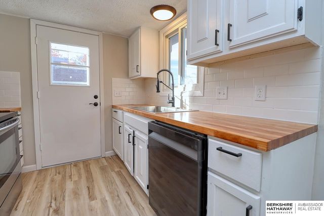 742 W B Street, Lincoln, NE 68522