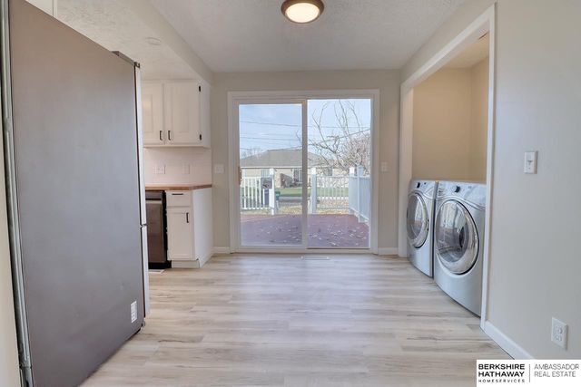 742 W B Street, Lincoln, NE 68522