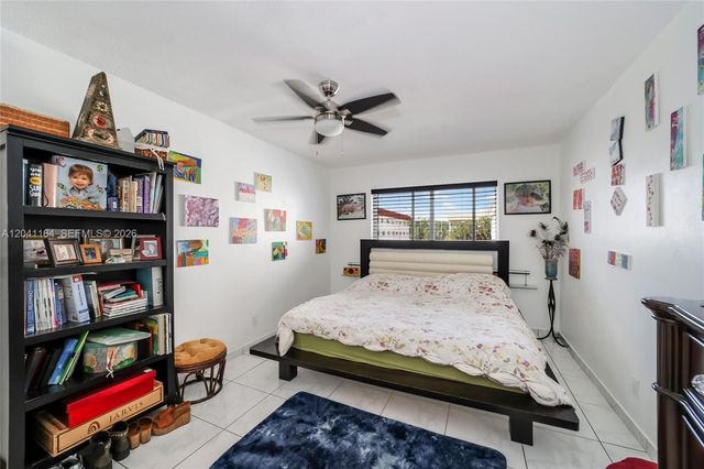 541 Blue Heron Drive 205, Hallandale Beach, FL 33009