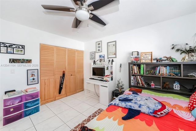 541 Blue Heron Drive 205, Hallandale Beach, FL 33009