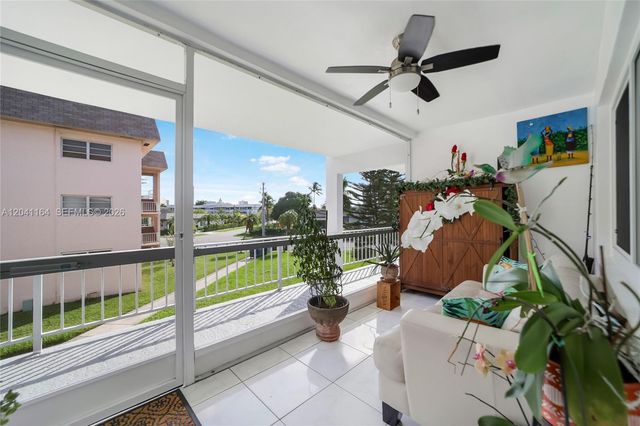 541 Blue Heron Drive 205, Hallandale Beach, FL 33009