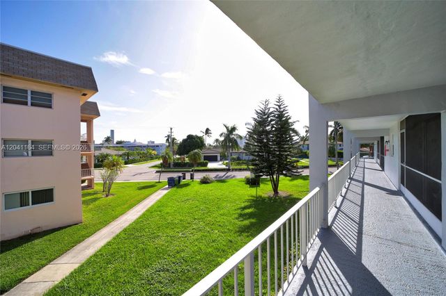 541 Blue Heron Drive 205, Hallandale Beach, FL 33009