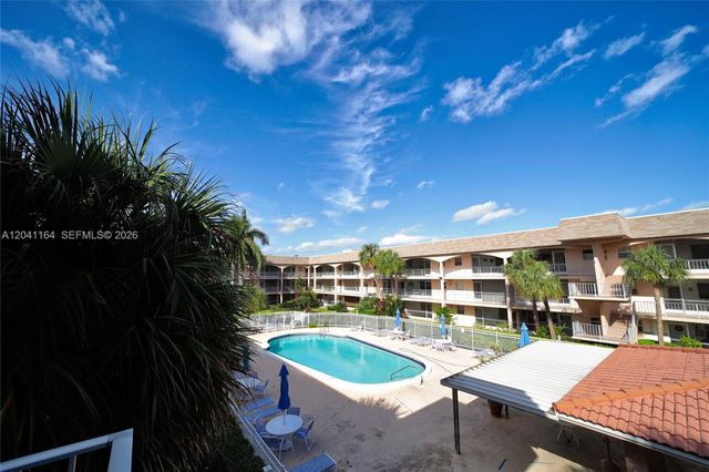 541 Blue Heron Drive 205, Hallandale Beach, FL 33009
