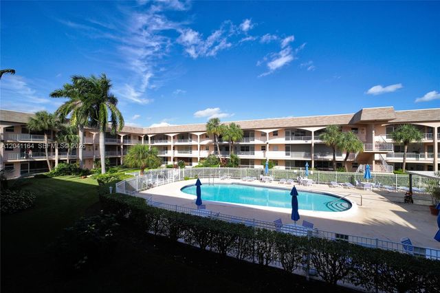 541 Blue Heron Drive 205, Hallandale Beach, FL 33009