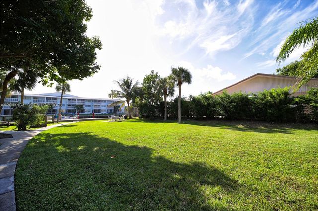 541 Blue Heron Drive 205, Hallandale Beach, FL 33009