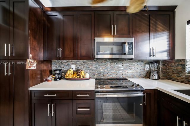 541 Blue Heron Drive 205, Hallandale Beach, FL 33009