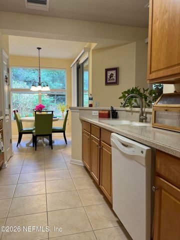 8601 LITTLE SWIFT Circle 30-F, Jacksonville, FL 32256