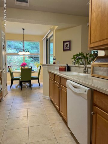 8601 LITTLE SWIFT Circle 30-F, Jacksonville, FL 32256