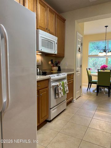8601 LITTLE SWIFT Circle 30-F, Jacksonville, FL 32256