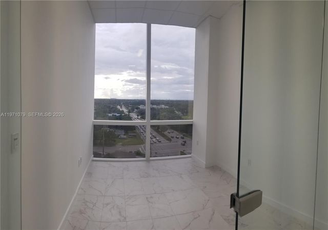 20200 W Dixie Hwy 901 Hwy, Miami, FL 33180