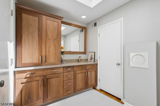 10 Hawthorne Ct, Morris Twp., NJ 07960