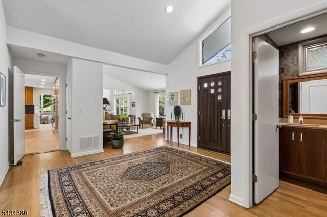 10 Hawthorne Ct, Morris Twp., NJ 07960