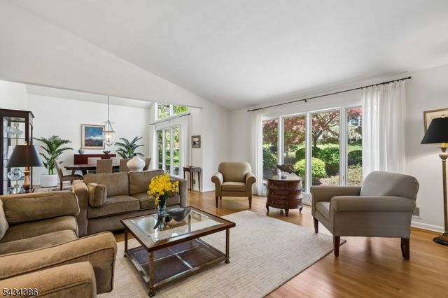 10 Hawthorne Ct, Morris Twp., NJ 07960