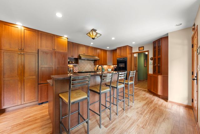510 W Prairie Avenue, Wheaton, IL 60187