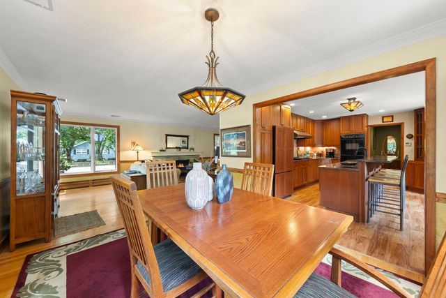 510 W Prairie Avenue, Wheaton, IL 60187