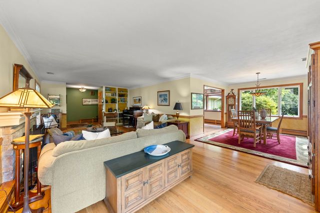 510 W Prairie Avenue, Wheaton, IL 60187