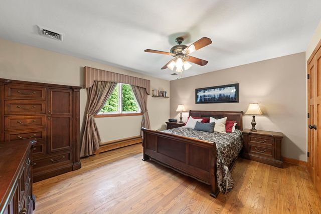 510 W Prairie Avenue, Wheaton, IL 60187
