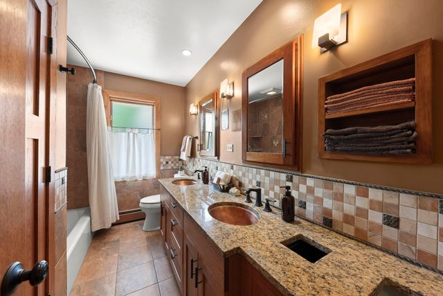 510 W Prairie Avenue, Wheaton, IL 60187