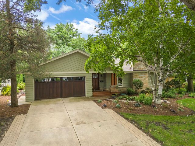 510 W Prairie Avenue, Wheaton, IL 60187