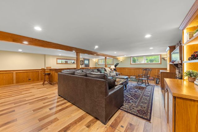 510 W Prairie Avenue, Wheaton, IL 60187