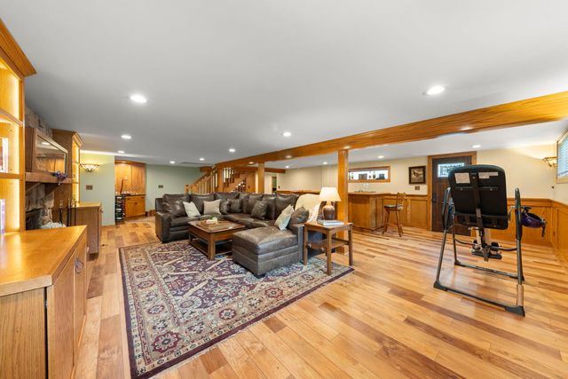 510 W Prairie Avenue, Wheaton, IL 60187