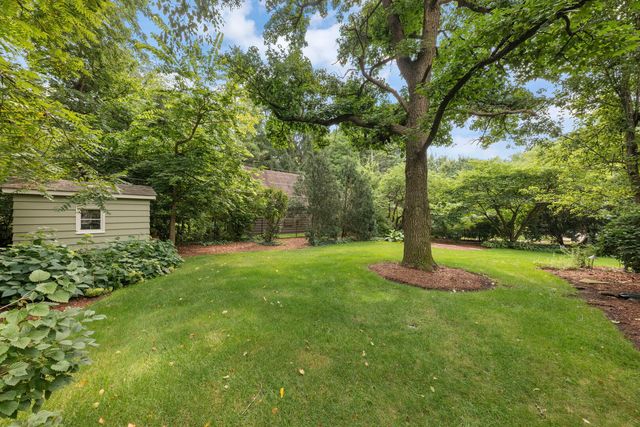 510 W Prairie Avenue, Wheaton, IL 60187