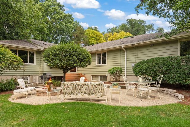 510 W Prairie Avenue, Wheaton, IL 60187