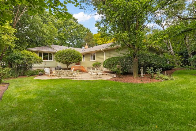 510 W Prairie Avenue, Wheaton, IL 60187