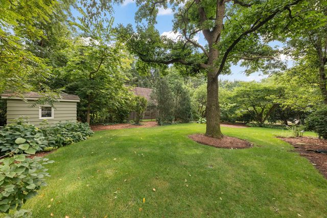 510 W Prairie Avenue, Wheaton, IL 60187