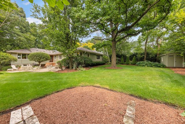510 W Prairie Avenue, Wheaton, IL 60187