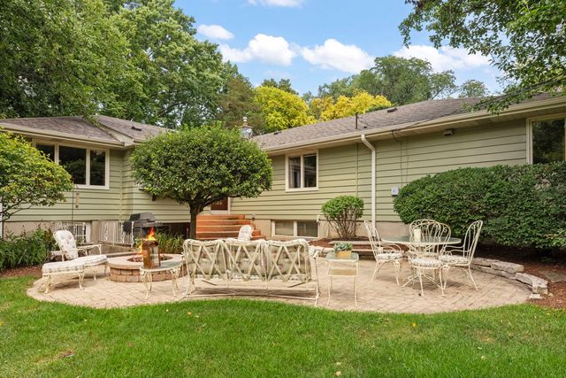 510 W Prairie Avenue, Wheaton, IL 60187