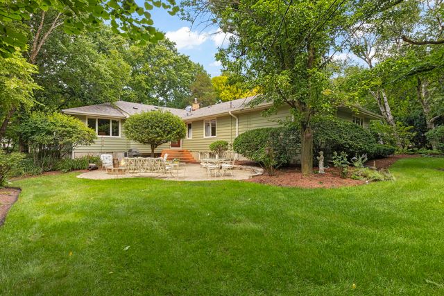 510 W Prairie Avenue, Wheaton, IL 60187