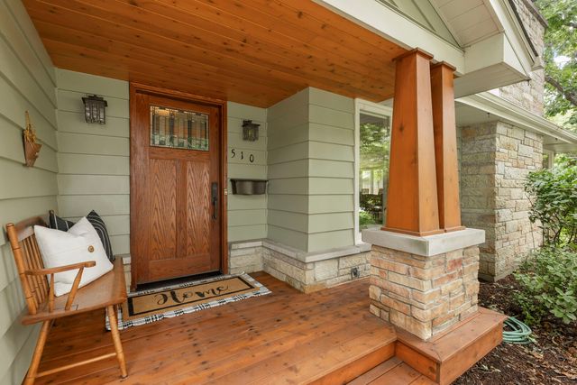 510 W Prairie Avenue, Wheaton, IL 60187