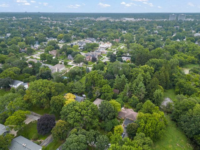 510 W Prairie Avenue, Wheaton, IL 60187
