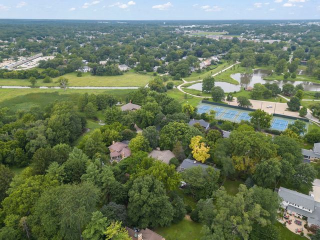 510 W Prairie Avenue, Wheaton, IL 60187