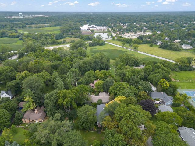 510 W Prairie Avenue, Wheaton, IL 60187