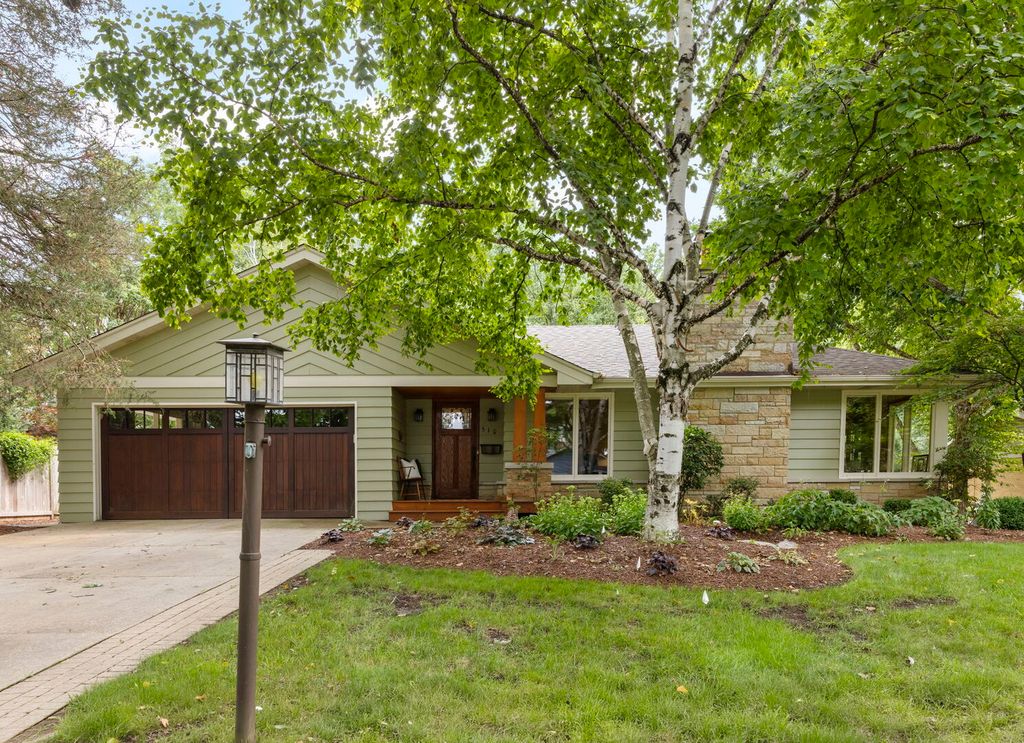 510 W Prairie Avenue, Wheaton, IL 60187