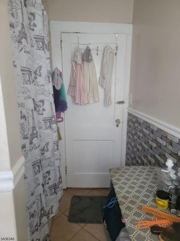 373 Rutledge Ave, East Orange City, NJ 07017