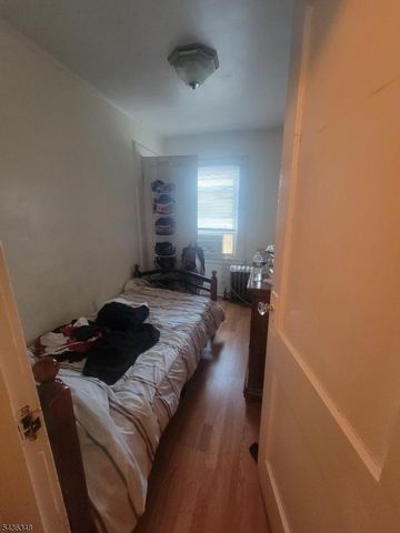 373 Rutledge Ave, East Orange City, NJ 07017