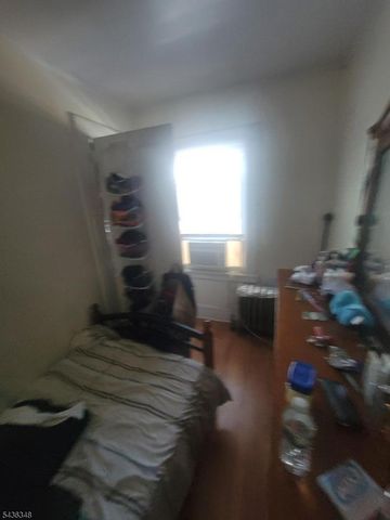 373 Rutledge Ave, East Orange City, NJ 07017